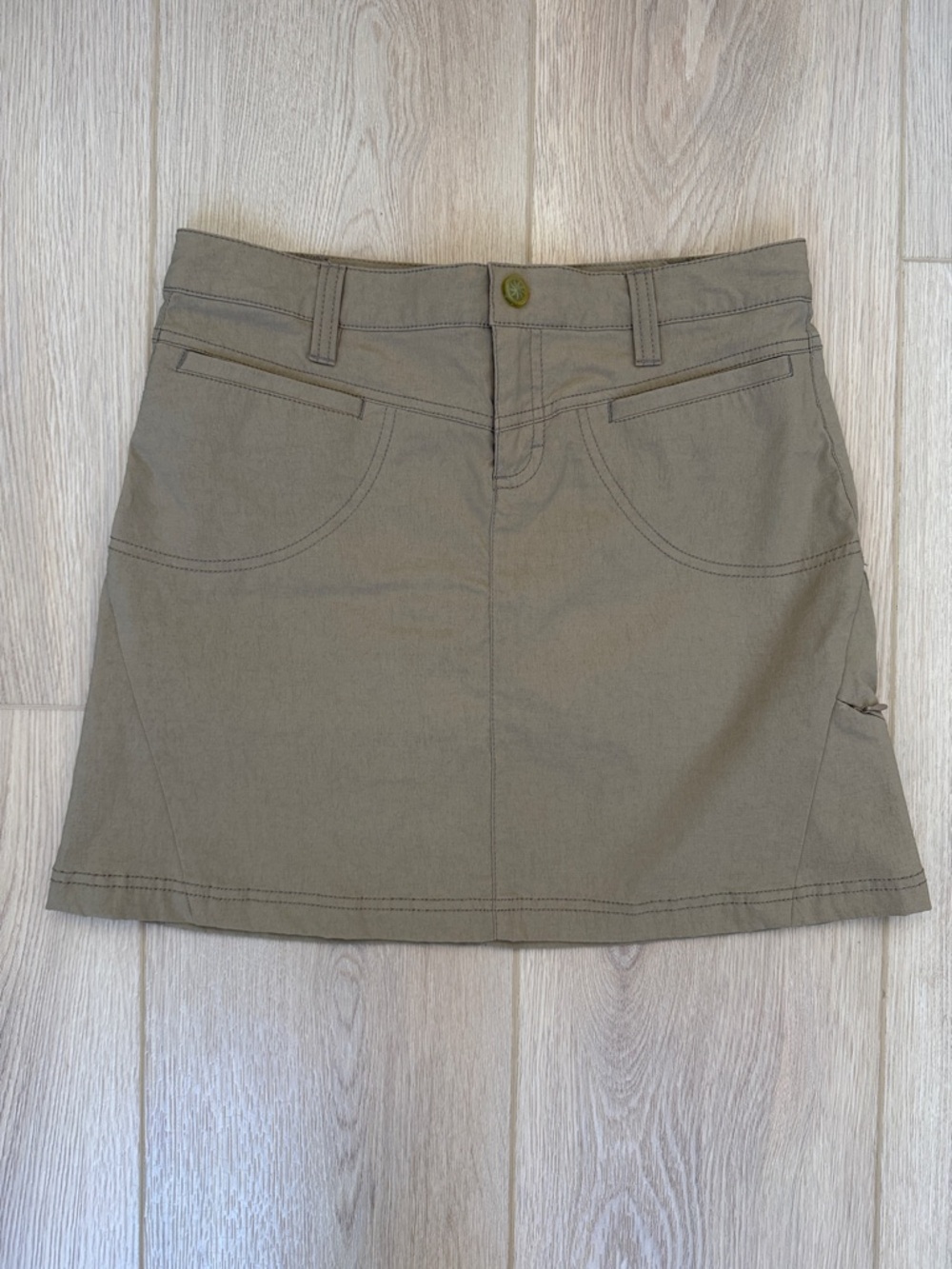 Athleta Take a Hike Dipper Skort, Cargo Style Mini Skirt w/ Shorts, Khaki Tan